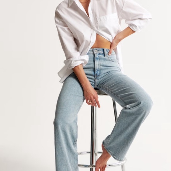 ABERCROMBIE High Rise 90s Relaxed Jeans SIZE 30
/ 10R - Picture 1 of 7